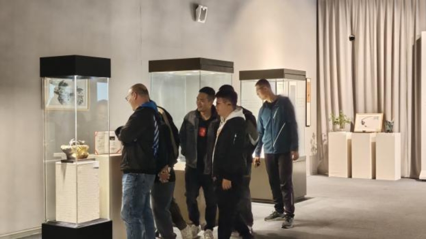 3e4a57e7ff00bd75d88b84786e2c9bc8